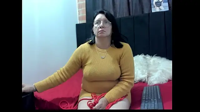 Snapshot of Evaaross_2345 chatting on 12.17.24 Evaaross 2345 online show from 12.17.24