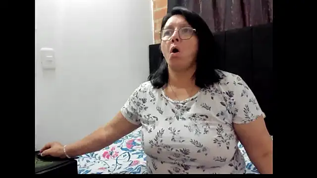 Snapshot of Evaaross_2345 chatting on 01.20.25 Evaaross 2345 online show from 01.20.25