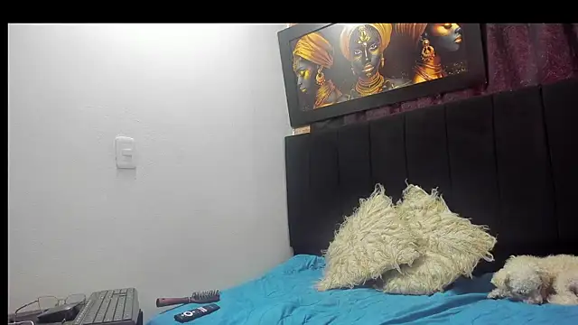 Snapshot of Evaaross_2345 chatting on 10.16.25 Evaaross 2345 online show from 10.16.25