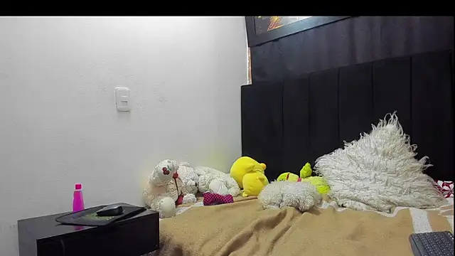 Evaaross 2345 online show from 02.05.26