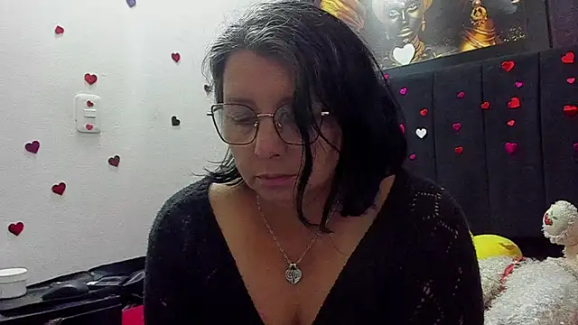 Evaaross 2345 online show from 07.25.26