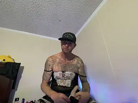 Snapshot of tattoofly563 chatting on 01.27.25 tattoofly563 online show from 01.27.25