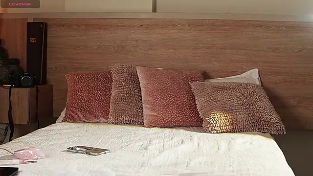 Snapshot of AliceShazaham_ chatting on 03.08.26 AliceShazaham online show from 03.08.26