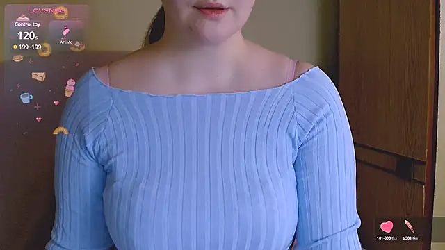 Snapshot of ChubbyMaia chatting on 03.11.25 ChubbyMaia online show from 03.11.25