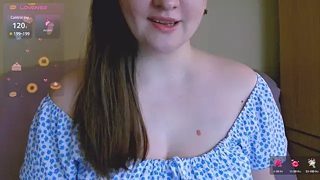 Snapshot of ChubbyMaia chatting on 03.12.25 ChubbyMaia online show from 03.12.25