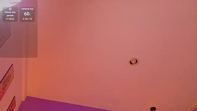 Snapshot of littleebonymommy chatting on 11.25.25 littleebonymommy online show from 11.25.25