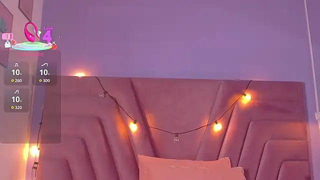 Snapshot of littleebonymommy chatting on 12.02.25 littleebonymommy online show from 12.02.25