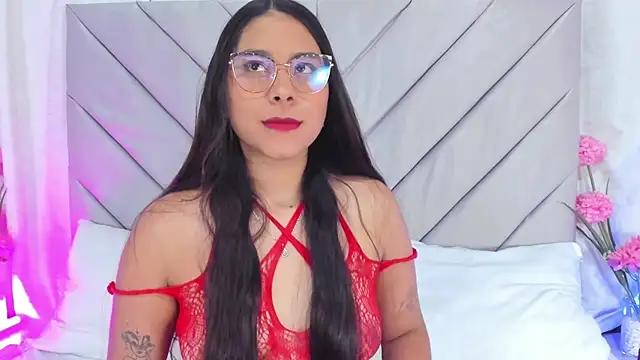 Snapshot of AnnaQueen_ chatting on 12.23.24 AnnaQueen online show from 12.23.24
