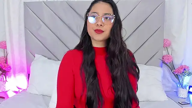 Snapshot of AnnaQueen_ chatting on 12.24.24 AnnaQueen online show from 12.24.24