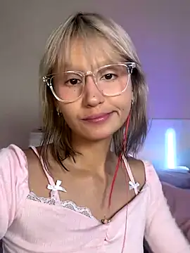 Snapshot of bigbabykiki chatting on 09.10.25 bigbabykiki online show from 09.10.25