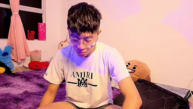 Snapshot of Justyn_Ross chatting on 04.10.26 Justyn Ross online show from 04.10.26