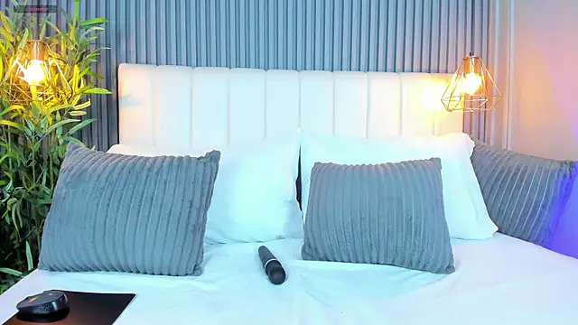 LinaGlam online show from 09.15.25