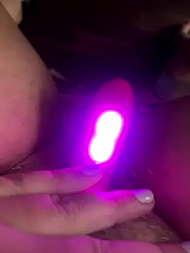 Snapshot of Popinasq chatting on 10.27.25 Popinasq online show from 10.27.25