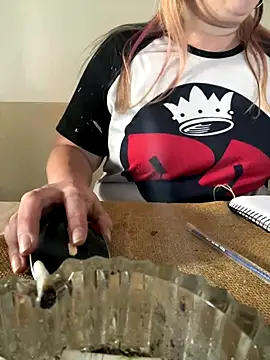 Snapshot of Popinasq chatting on 11.13.25 Popinasq online show from 11.13.25