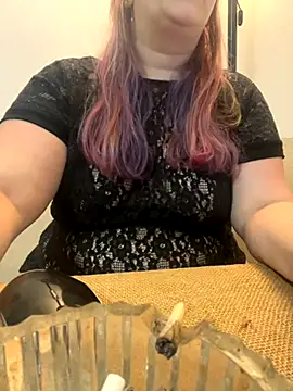 Snapshot of Popinasq chatting on 11.23.25 Popinasq online show from 11.23.25