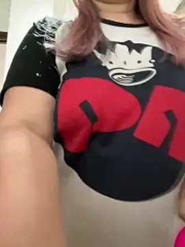 Snapshot of Popinasq chatting on 11.29.25 Popinasq online show from 11.29.25