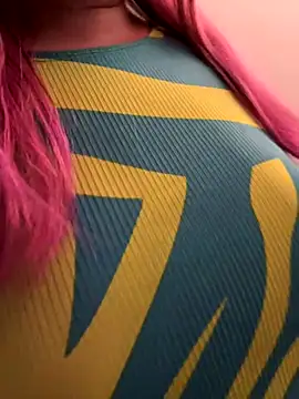 Snapshot of Popinasq chatting on 12.13.25 Popinasq online show from 12.13.25