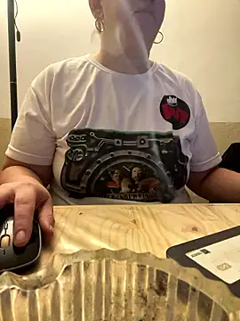 Snapshot of Popinasq chatting on 01.13.26 Popinasq online show from 01.13.26