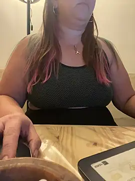 Snapshot of Popinasq chatting on 02.26.26 Popinasq online show from 02.26.26