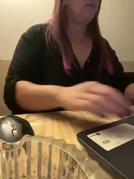 Snapshot of Popinasq chatting on 03.24.26 Popinasq online show from 03.24.26