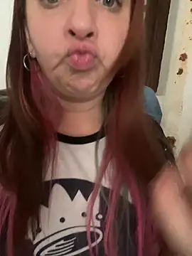 Snapshot of Popinasq chatting on 04.05.26 Popinasq online show from 04.05.26