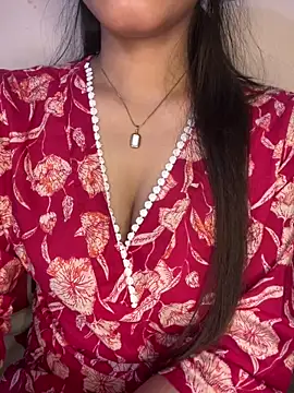 Snapshot of _riyaahahaha_ chatting on 10.07.25  riyaahahaha  online show from 10.07.25