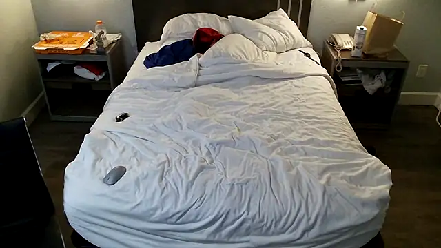 EatMyCake831 online show from 01.11.25