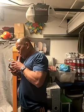 EatMyCake831 online show from 09.28.25