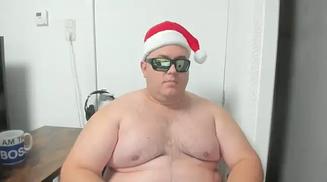 Snapshot of BigromeoXX chatting on 12.24.24 BigromeoXX online show from 12.24.24