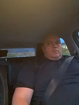 Snapshot of BigromeoXX chatting on 11.11.25 BigromeoXX online show from 11.11.25