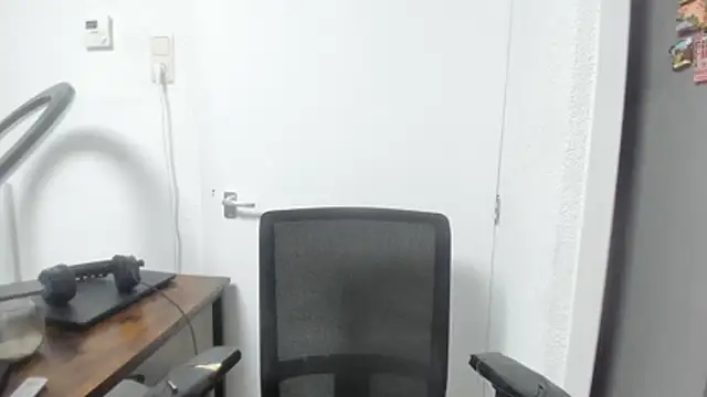 Snapshot of BigromeoXX chatting on 11.18.25 BigromeoXX online show from 11.18.25