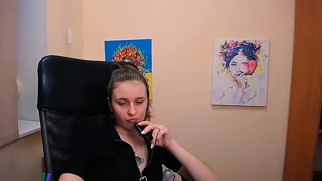 Snapshot of _Nicole_new chatting on 03.14.25  Nicole new online show from 03.14.25