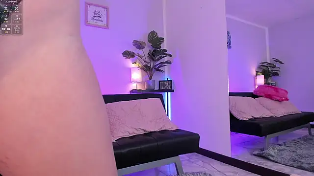 Snapshot of Aixaa_charles chatting on 02.27.25 Aixaa charles online show from 02.27.25