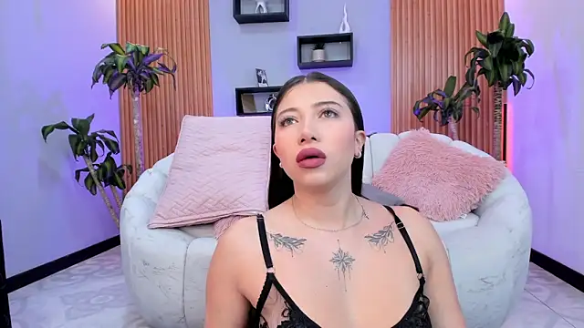 Snapshot of Aixaa_charles chatting on 09.17.25 Aixaa charles online show from 09.17.25