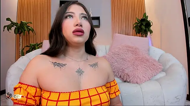 Snapshot of Aixaa_charles chatting on 10.07.25 Aixaa charles online show from 10.07.25