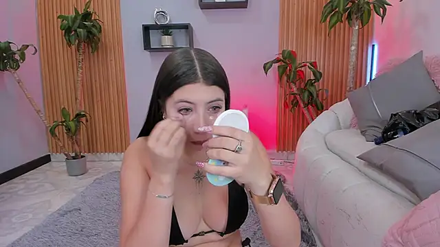 Snapshot of Aixaa_charles chatting on 11.21.25 Aixaa charles online show from 11.21.25