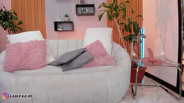 Aixaa charles online show from 02.07.26