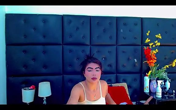 Snapshot of Isalombardi chatting on 02.27.26 Isalombardi online show from 02.27.26