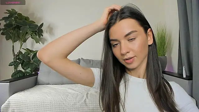 Snapshot of NicoleLuv chatting on 12.11.24 NicoleLuv online show from 12.11.24