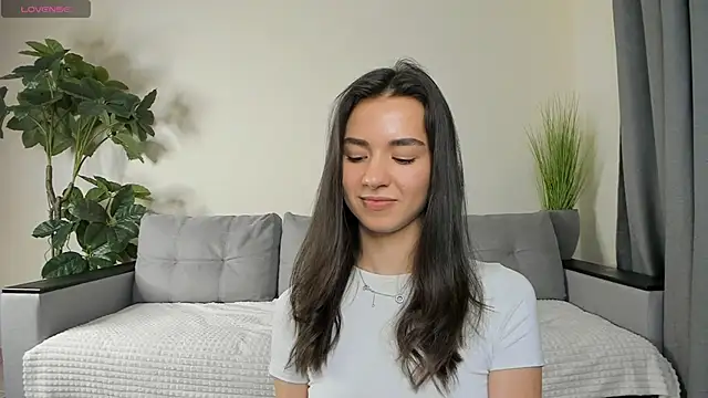 Snapshot of NicoleLuv chatting on 12.20.24 NicoleLuv online show from 12.20.24