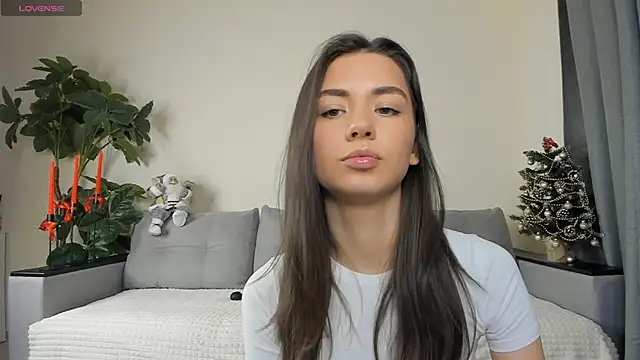 Snapshot of NicoleLuv chatting on 12.27.24 NicoleLuv online show from 12.27.24