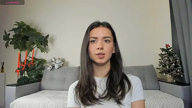 Snapshot of NicoleLuv chatting on 12.30.24 NicoleLuv online show from 12.30.24