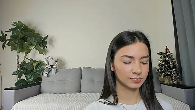 Snapshot of NicoleLuv chatting on 01.03.25 NicoleLuv online show from 01.03.25