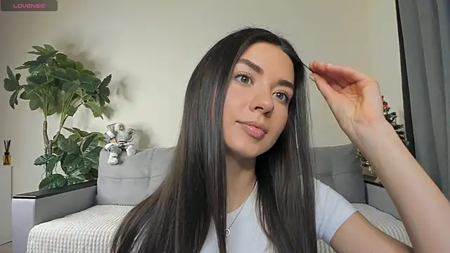 Snapshot of NicoleLuv chatting on 01.06.25 NicoleLuv online show from 01.06.25