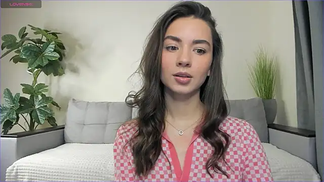 Snapshot of NicoleLuv chatting on 02.02.25 NicoleLuv online show from 02.02.25