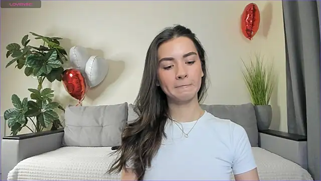 Snapshot of NicoleLuv chatting on 03.10.25 NicoleLuv online show from 03.10.25