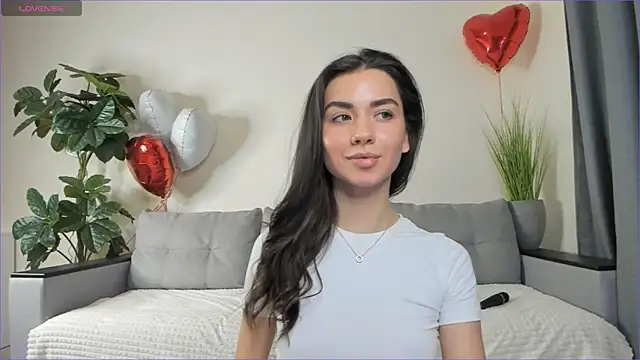 Snapshot of NicoleLuv chatting on 03.10.25 NicoleLuv online show from 03.10.25