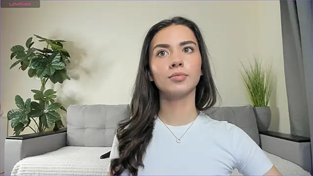 Snapshot of NicoleLuv chatting on 03.20.25 NicoleLuv online show from 03.20.25