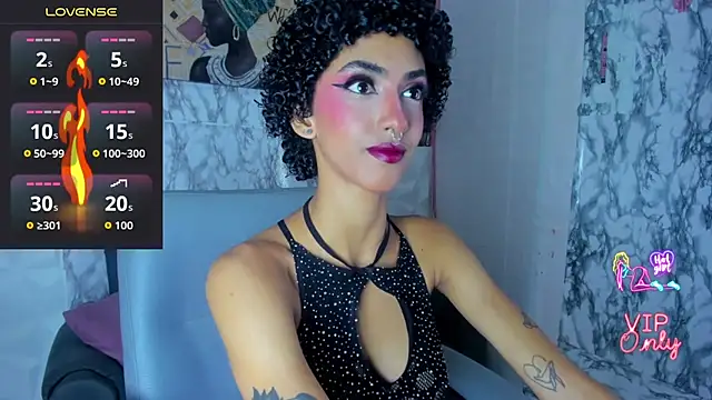 Snapshot of Queen_Cuarxxo chatting on 07.28.26 Queen Cuarxxo online show from 07.28.26