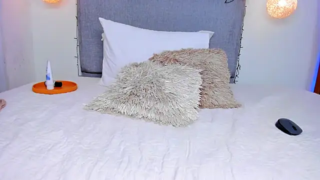 MeganCherryy online show from 12.17.24